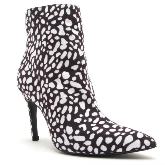 Qupid Black & White Faux Suede Heeled Bootie 5.5 6 - Picture 3 of 8
